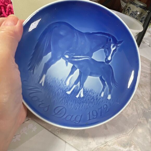Bing & Grondahl 1972 “ Horse & Foal “ Mors Dag 1972 - Picture 1 of 4